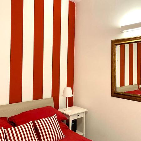 Casa Giulia, Nuovo Appartamento In Centro! Neapel Exteriör bild